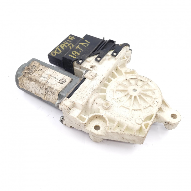 Motoras Macara Skoda Octavia 2 (1Z) 2004-2013 1.9 Tdi Motorina Spate Dreapta 993425200, 05074687, 261105, 240150, 0536006001, 7746010501, 996644101 Brose, Lk