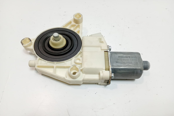 Motoras macara spate A2048200642 Mercedes-Benz E-Class W212/S212/C207/A207 [2009 - 2013]