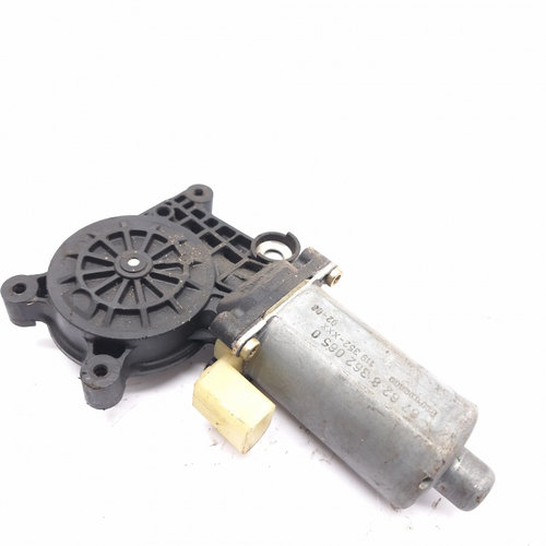 Motoras Macara Spate,dreapta BMW 3 (E46) 1998 - 2007 8362065, 67628362065, 0130821726, 119352XXX, 67...