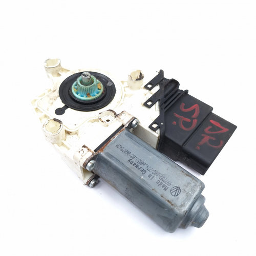 Motoras Macara Spate,dreapta VW PASSAT B6 2005 - 2010 3C9959704, 984065103, 971226108, 997755102, 77...