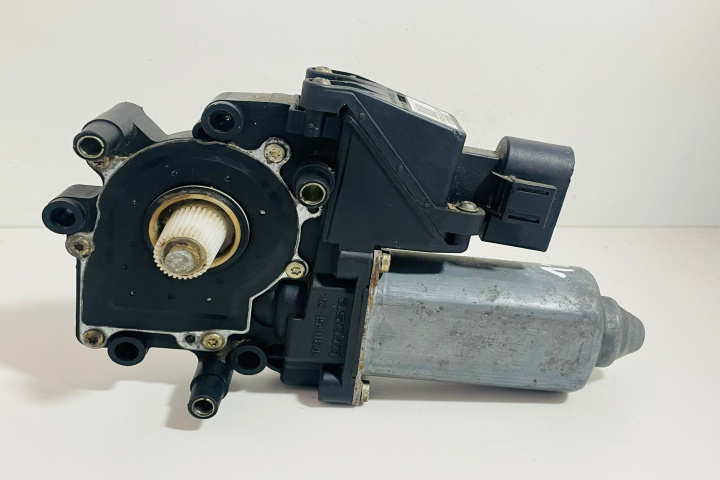 Motoras macara stanga fata 119024113 Audi A3 8L [1996 - 2000]