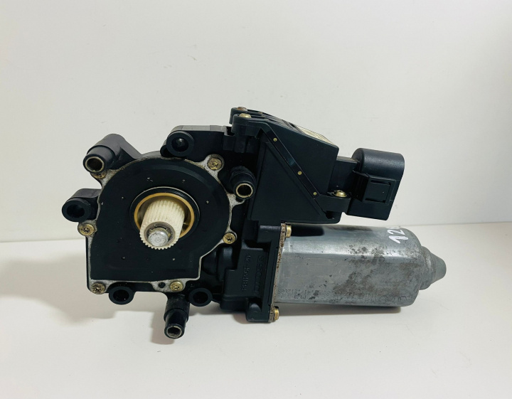 Motoras macara stanga fata 119024113 Audi A3 8L [1996 - 2000]