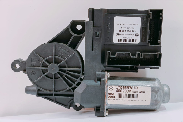 Motoras Macara Stanga Fata 1K0959793D / 1T0959701A Volkswagen VW Touran