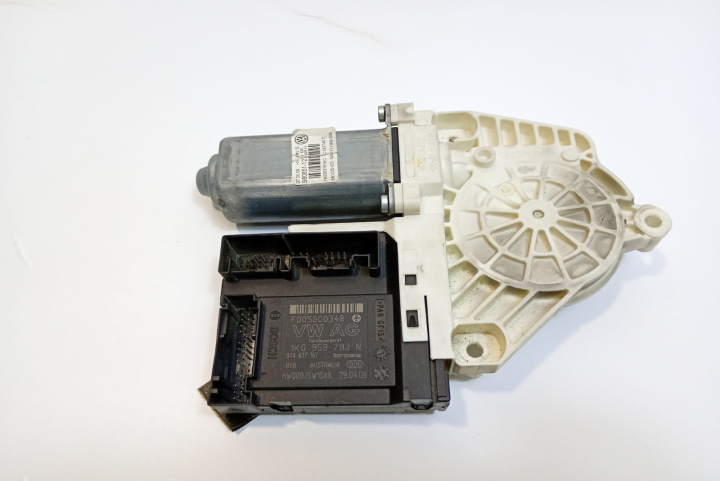 Motoras macara stanga fata 1K0959793N Volkswagen VW Passat B6 [2005 - 2010]