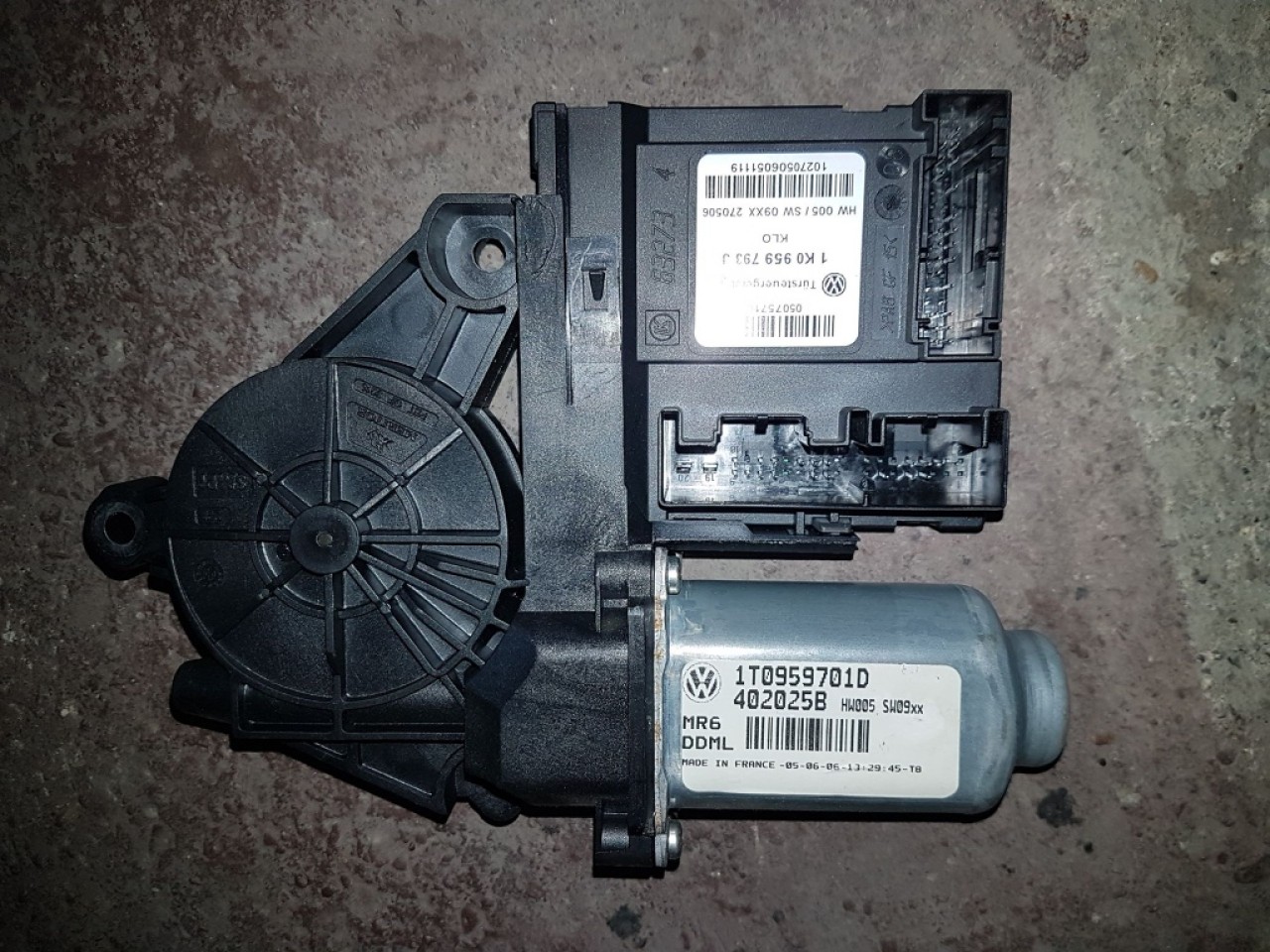 Motoras macara stanga fata 1t0959701d 1k0959793j vw touran