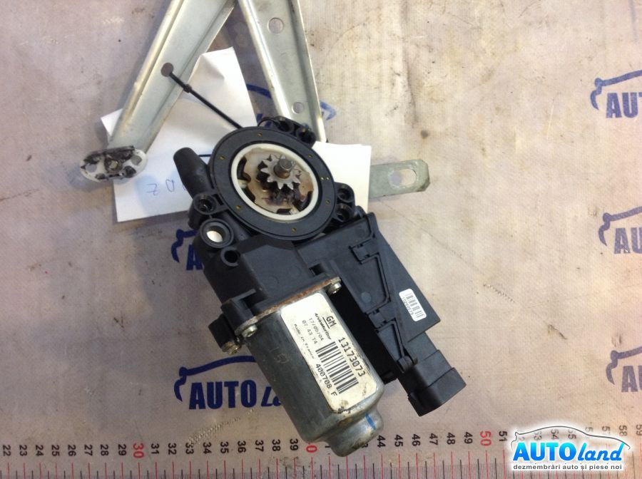 Motoras Macara Stanga Fata 4 Usi Opel CORSA C F08,F68 2000