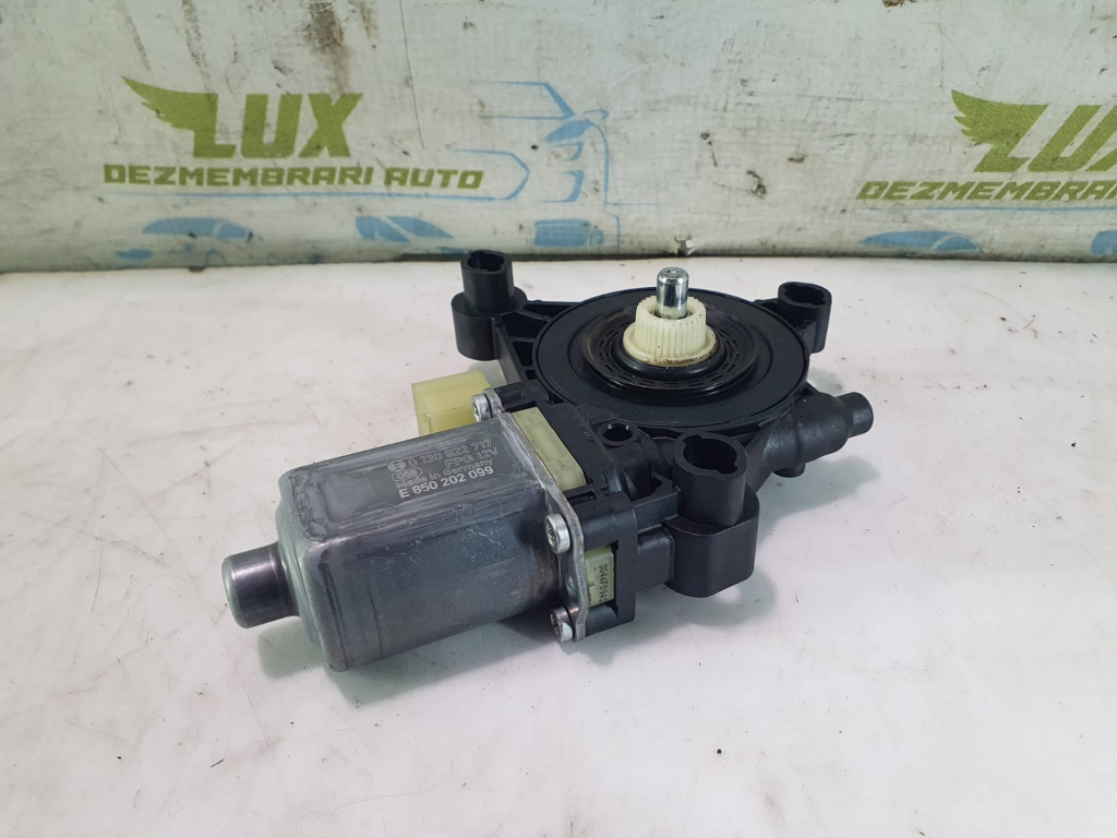 Motoras macara stanga fata 5Q0959801B Skoda Karoq [2017 - 2020] 1.5 tfsi DXDB