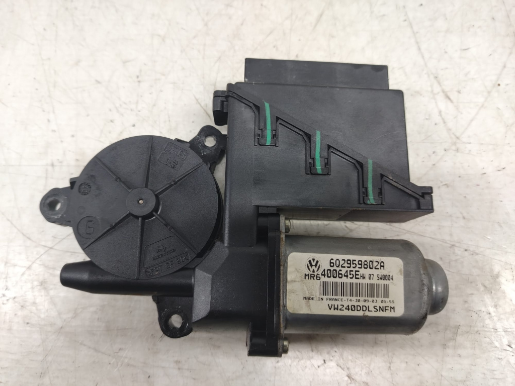 Motoras macara stanga fata 6q2959802a Volkswagen VW Polo 4 9N [2001 - 2005] 1.2 benzina AZQ