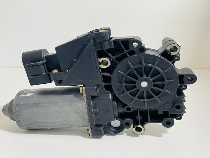 Motoras macara stanga fata 8D0959802B/113846101 Audi A4 B5 [1994 - 1999]