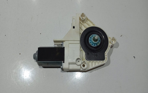 Motoras macara stanga fata 8K0959801A Audi A5 8T [facelift] [2011 - 2016]