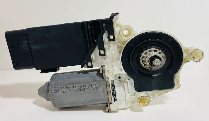 Motoras macara stanga fata 9776101430203 Volkswagen VW Golf 4 [1997 - 2006]
