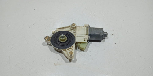 Motoras macara stanga fata A2048200142 Mercedes-Benz C-Class W204/S204/C204 [facelift] [2011 - 2015]
