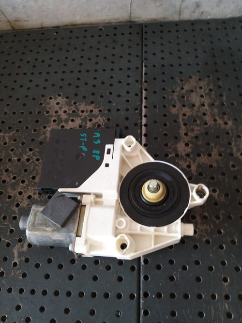 Motoras macara stanga fata audi a3 8p 8p0959801h e840311202