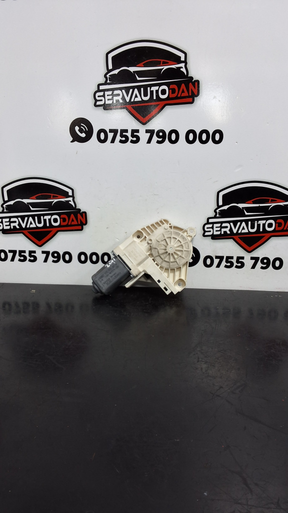 Motoras macara stanga fata Audi A5 (2007-2011) [8T3] 2.7 Motorina 2011, 8T0959801B