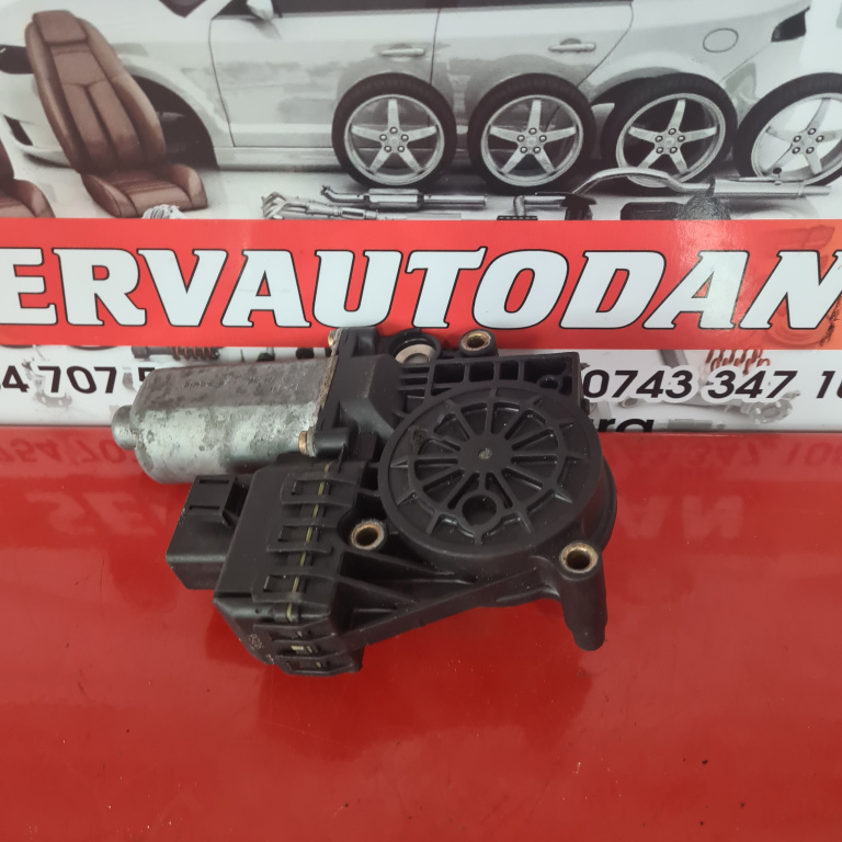 Motoras macara stanga fata Audi A6 (1997-2004) [4B, C5] 2.0 Motorina 2002, 0130821785