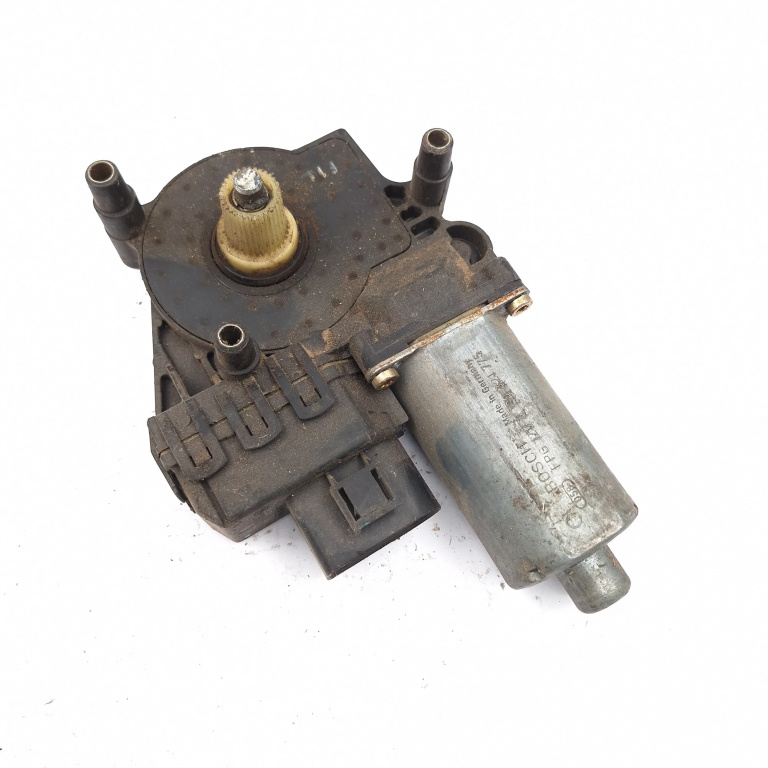 Motoras Macara Stanga,fata Audi A6 (4B, C5) 1997 - 2005 0130821775, 0802003224, 102885XXX