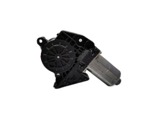Motoras macara stanga fata Audi A8 D3 2006 ASB 0130821765