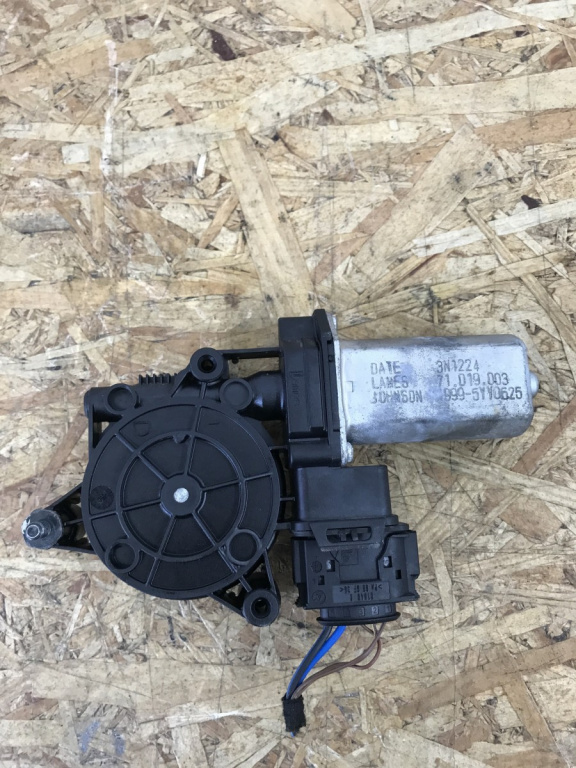 Motoras macara stanga fata BMW F30 sedan 2013 (9995YY0625)