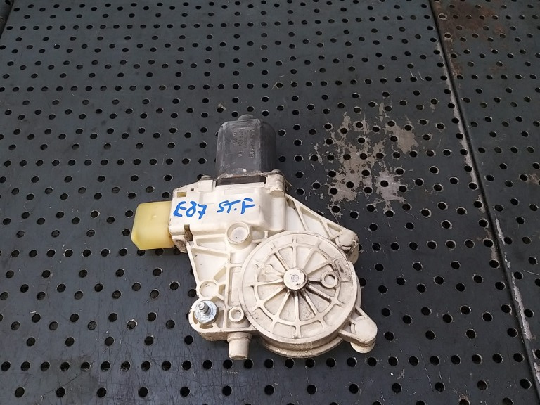 Motoras macara stanga fata bmw seria 1 e87 6927027 996624101 0130822226