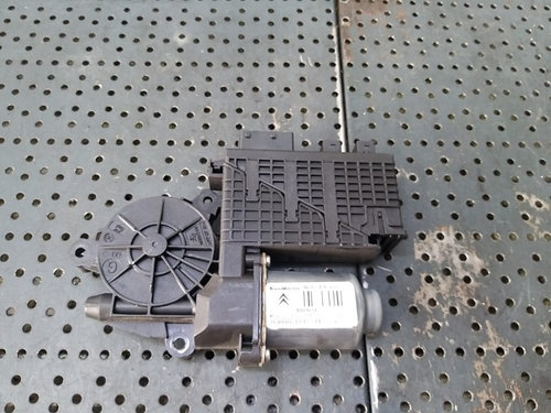 Motoras macara stanga fata citroen c4 picasso 1 ud 9682495680 400965e