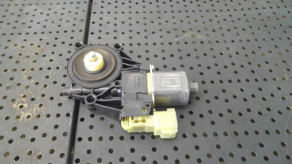 Motoras macara stanga fata ford fiesta 6 cb1 ccn 8a6114a389b