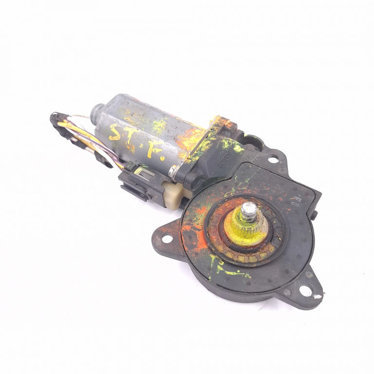 Motoras Macara Stanga,fata Ford FIESTA Mk 5 2002 - 2008 0130821938, 0 130 821 938