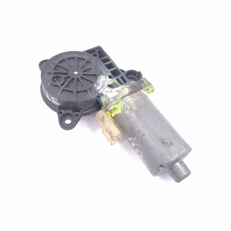 Motoras Macara Stanga,fata Ford FIESTA Mk 5 2002 - 2008 0130821938, 0 130 821 938