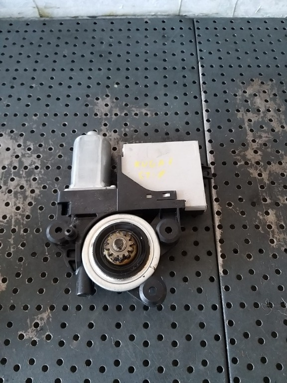 Motoras macara stanga fata ford kuga 1 7m5t14b533ae
