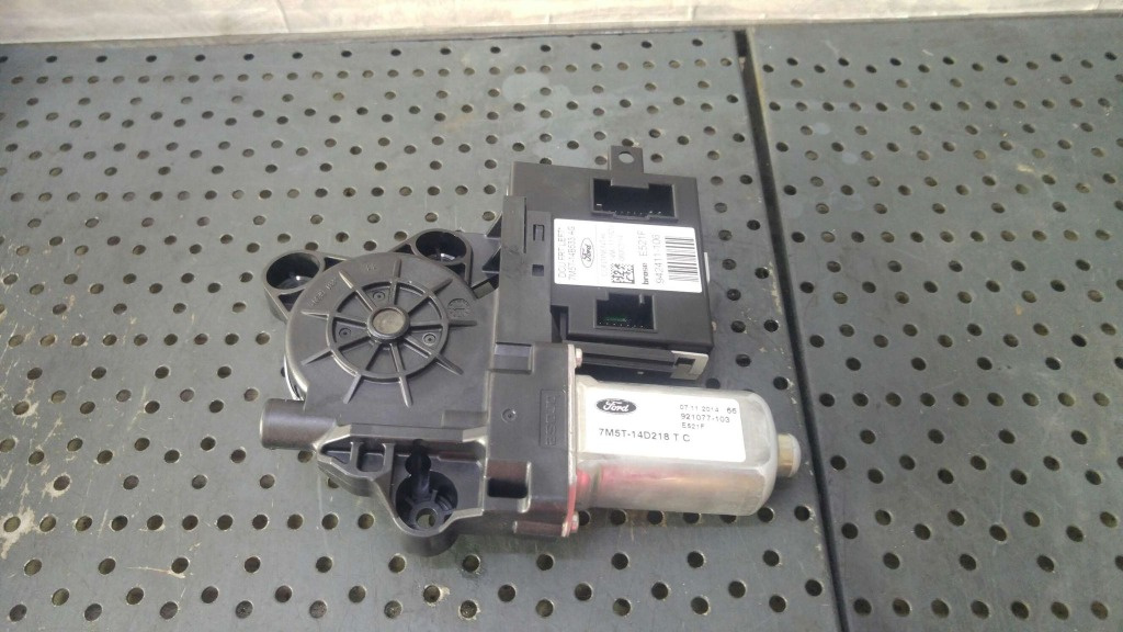 Motoras macara stanga fata ford kuga 1 7m5t14d218tc
