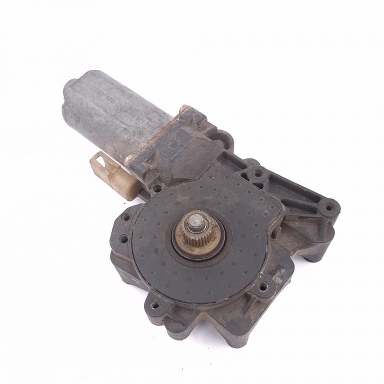 Motoras Macara Stanga,fata Ford MONDEO Mk 2 1996 - 2000 0130821792, 0 130 821 792