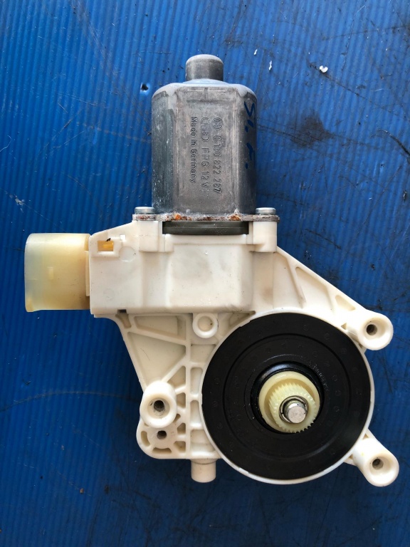 Motoras macara stanga fata ford mondeo mk4 2009 0130822287 6m21-14a389-b