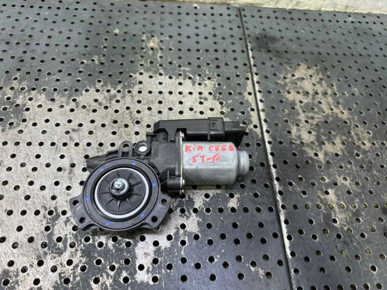 Motoras macara stanga fata kia ceed 1 ed 403951a8 402055d