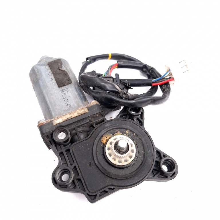 Motoras Macara Stanga,fata Mercedes-Benz C-CLASS (W203) 2000 - 2007 A2208204642, 0536004902, 119651105