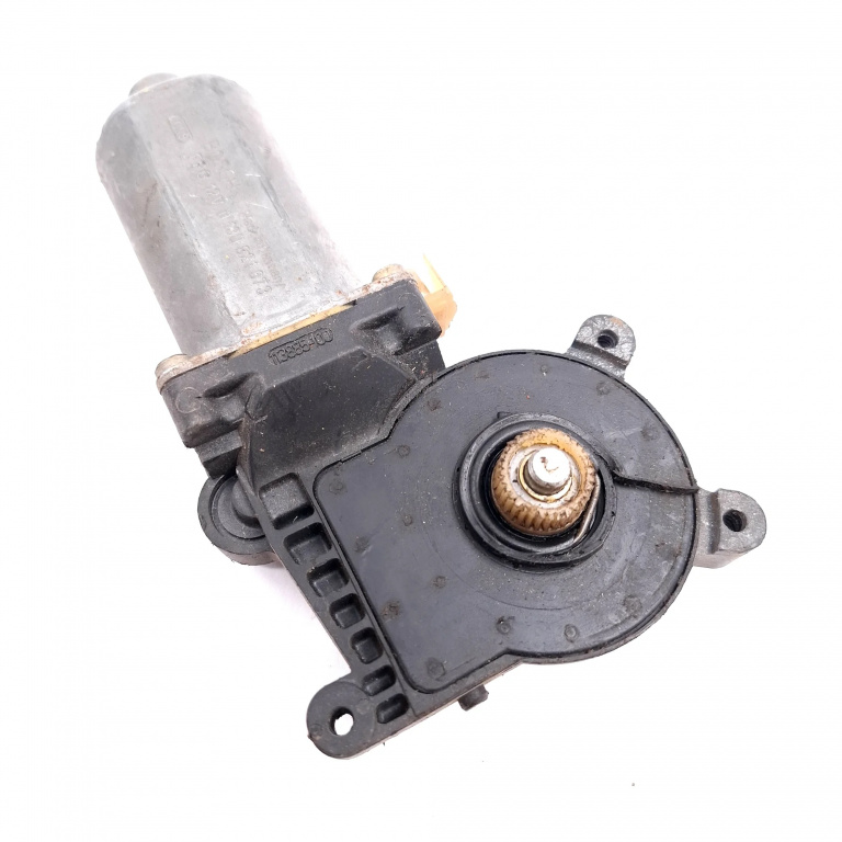 Motoras Macara Stanga,fata Mercedes-Benz E-CLASS (W210) 1995 - 2003 0130821673, 191745XXX