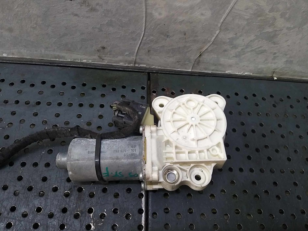 Motoras macara stanga fata mercedes e class w211 a2118202942