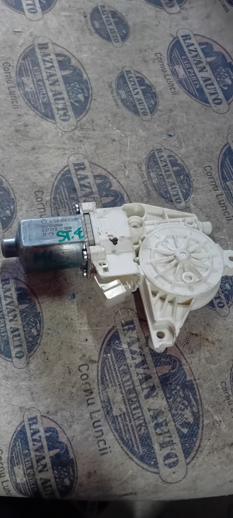 Motoras macara stanga fata Mercedes ML 350 2012