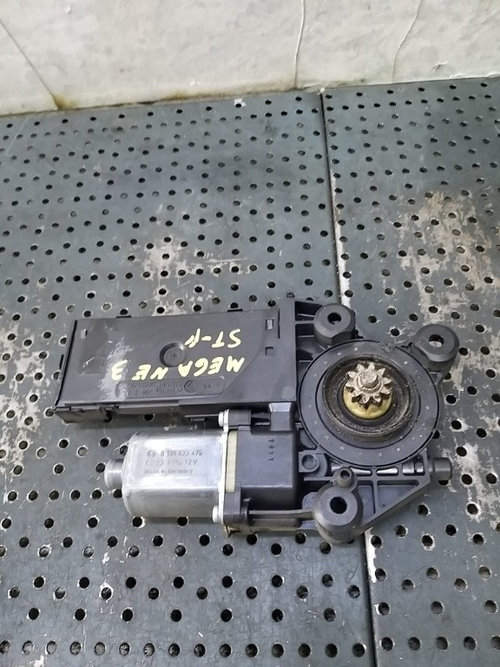 Motoras macara stanga fata renault megane 3 0130822479 807310016r 966368102 969199100 966316101