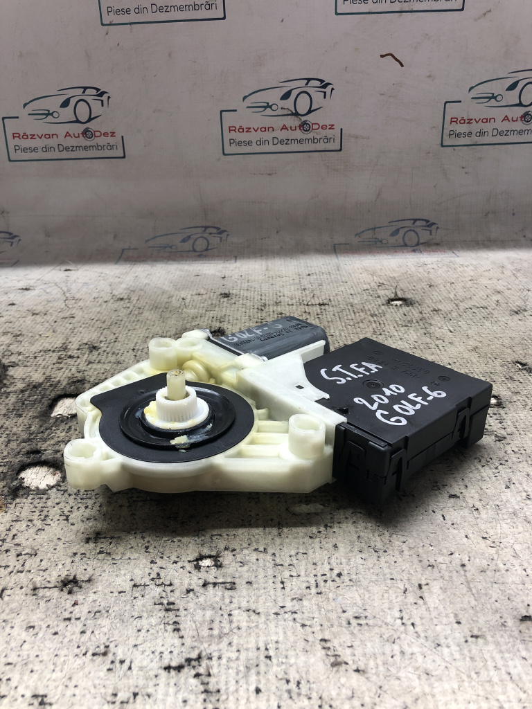 Motoras macara stanga fata Volkswagen Golf 6 2010, 5K0959702D