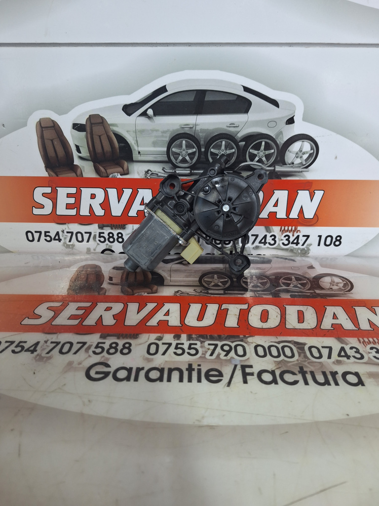Motoras macara stanga fata Volkswagen Golf 7 (2012-2017) 1.6 Motorina 2016, 5Q0959801B