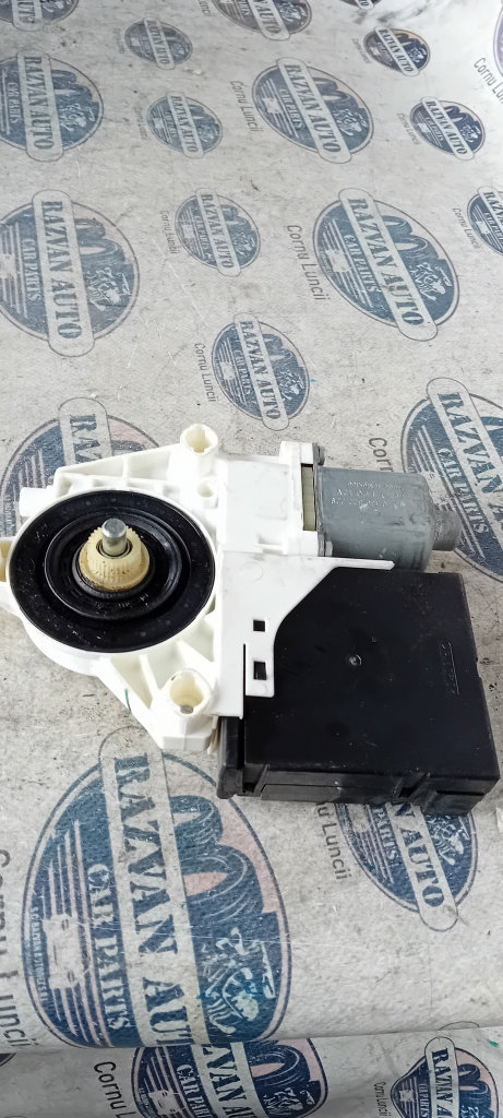 Motoras macara stanga fata Volkswagen Jetta 2012, 936780110