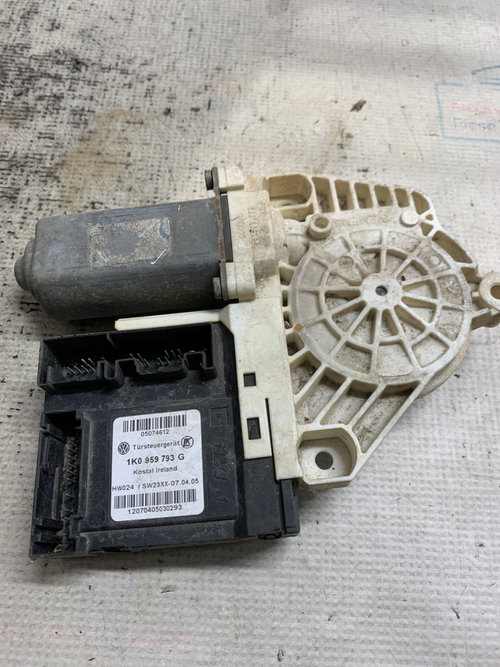 Motoras macara stanga fata Volkswagen Passat B6 - Motorina 2006, -