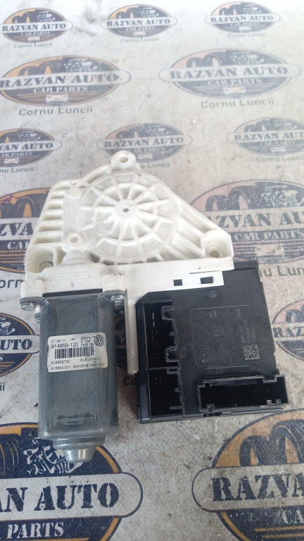 Motoras macara stanga fata Volkswagen Passat CC 2011, 3C8959702
