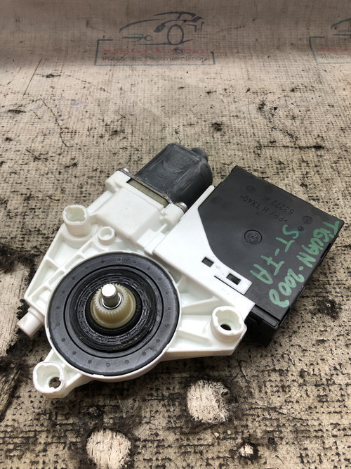 Motoras macara stanga fata Volkswagen Tiguan 2008, 5N0959702
