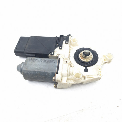 Motoras Macara Stanga,fata VW GOLF 4 1997 - 2004 7746002102, 105404301, 101397102, 105404-301, 22052...