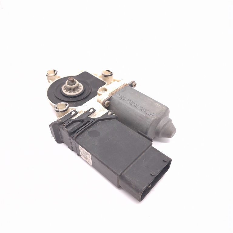 Motoras Macara Stanga Fata Vw Golf 4 199