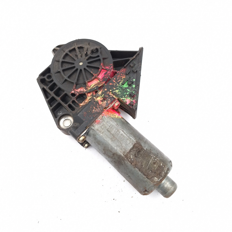 Motoras Macara Stanga,fata VW GOLF 4 1997 - 2004 0130821731, 101313XXX