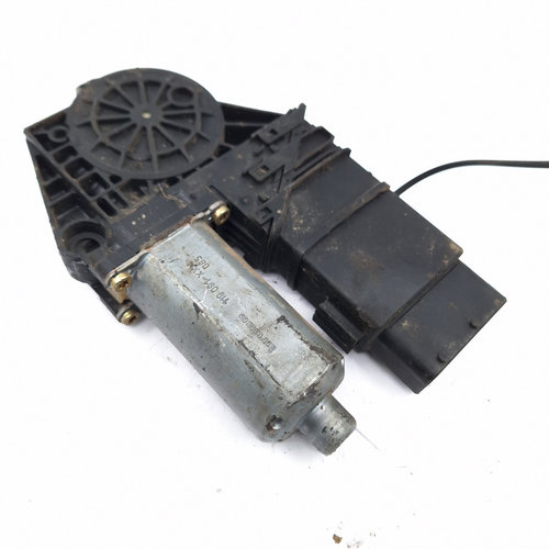 Motoras Macara Stanga,fata VW PASSAT B5, B5.5 1996 - 2005 Motorina 0130821695, 119091XXX, 119091XXX0...