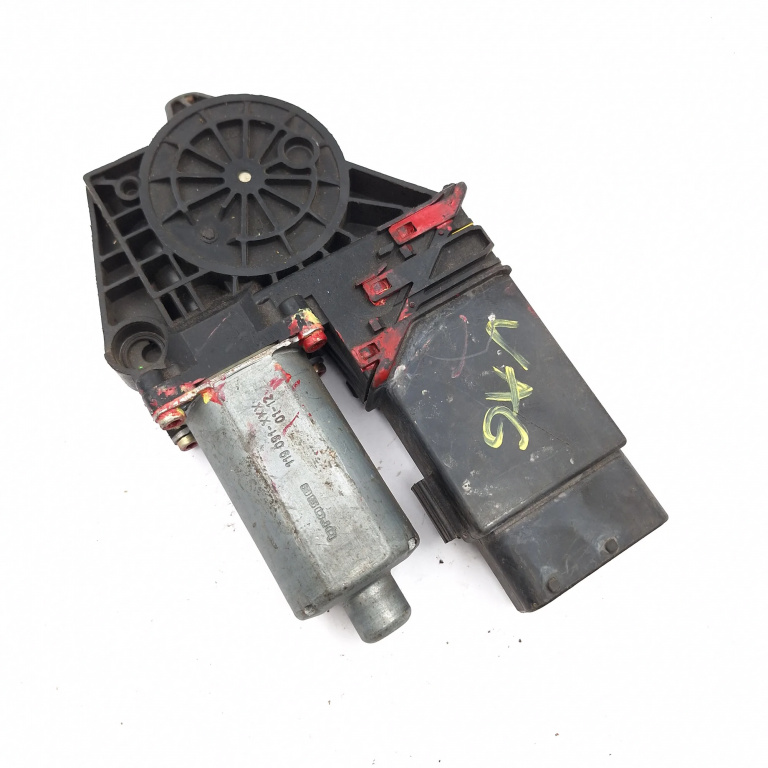 Motoras Macara Stanga,fata VW PASSAT B5, B5.5 1996 - 2005 0130821695, 105414301, 05074250, HW04S0004211201, 130259, 119091XXX