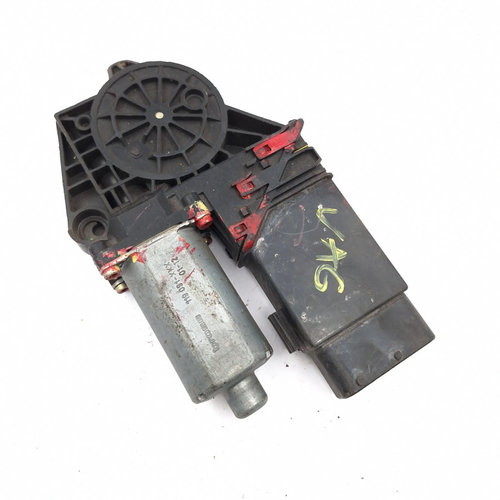 Motoras Macara Stanga,fata VW PASSAT B5, B5.5 1996 - 2005 0130821695, 105414301, 05074250, HW04S0004...
