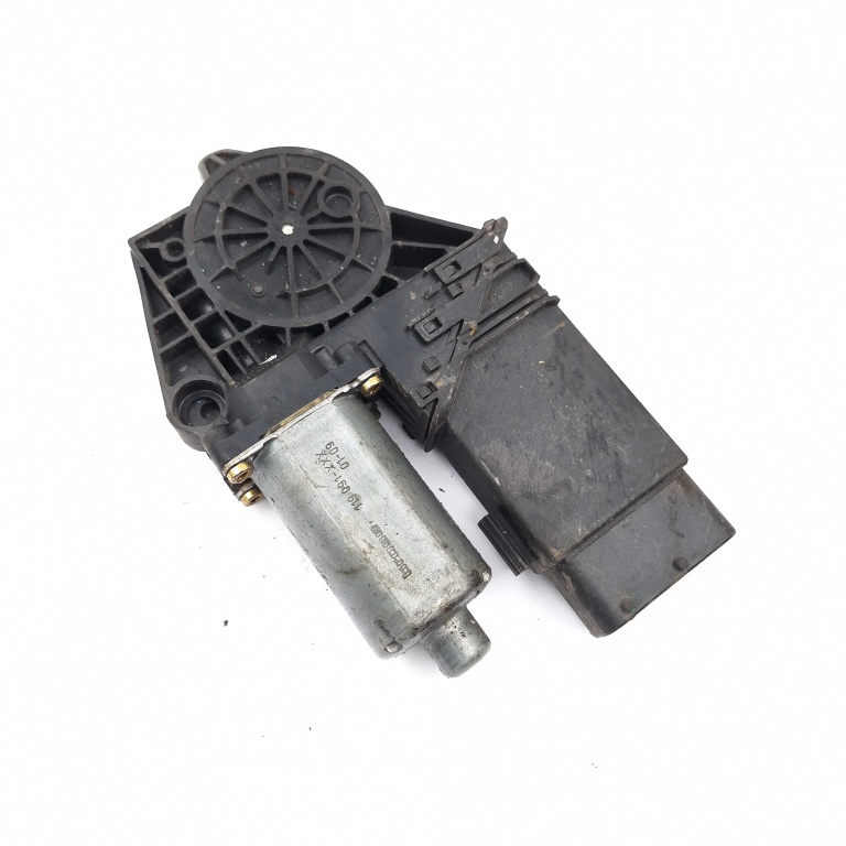 Motoras Macara Stanga,fata VW PASSAT B5, B5.5 1996 - 2005 0130821695, 105404301, 05074200, 105404-301, HW02S0002030901, 162145, 119091XXX